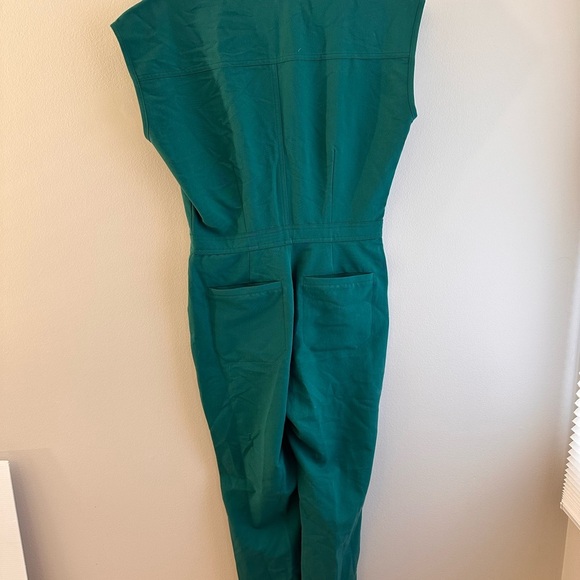FIGS Women’s Green Blue Rafaela Cargo Scrub Jumpsuit (Limited Edition) Size XS - Picture 3 of 10